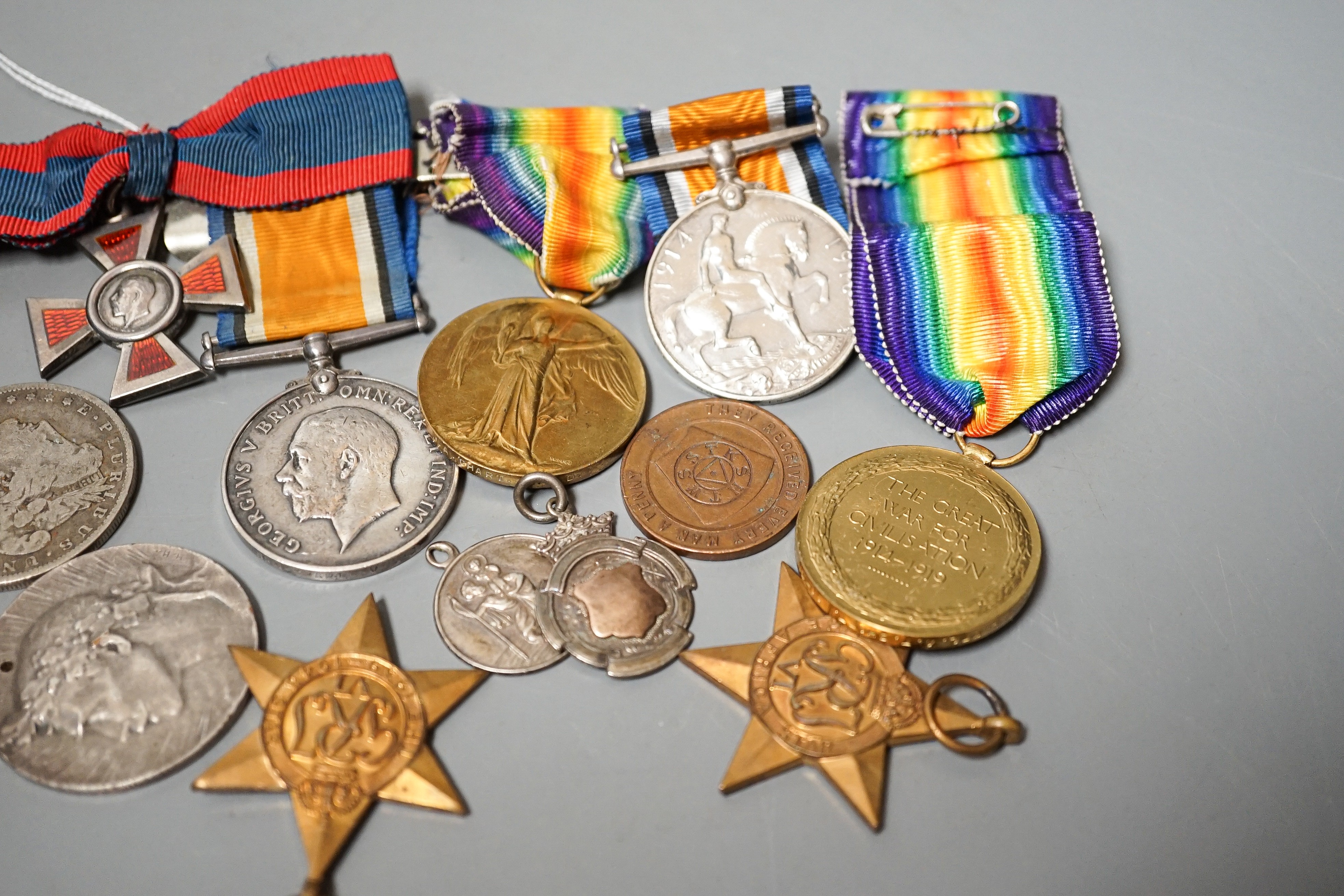 WW1 medals to include a trio to 7522 L.CPL. A.T. CHART 11/BN. A.I.F and a trio to J.A. CHART V.A.D., WW2 medals, a 9ct medal etc.